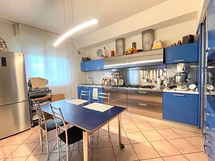 Appartamento trilocale in vendita in Via Montefeltro, Vallefoglia