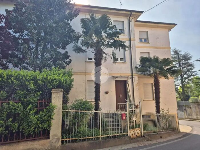 Casa quadrilocale in vendita in Via Dante, Rovescala