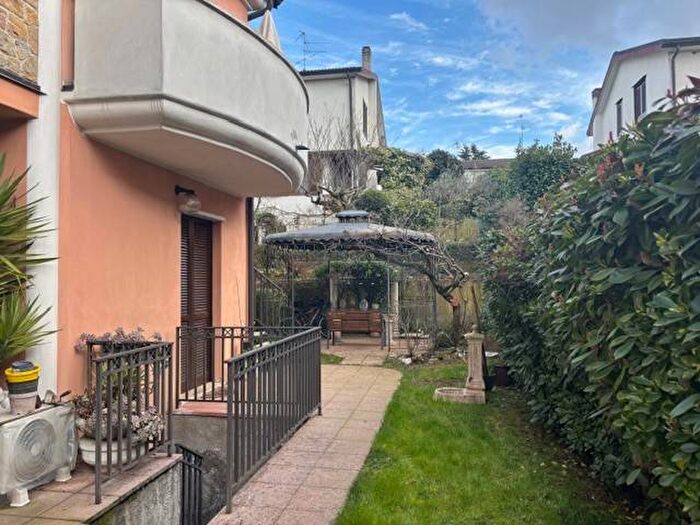 Appartamento trilocale in affitto in Via Luigi Pirandello, Centro, Correzzana