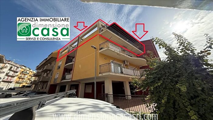 Appartamento con 6 locali in vendita in Via Petrantoni, San Cataldo