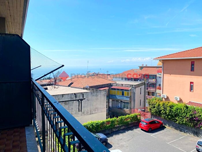 Appartamento quadrilocale in affitto in Via Trieste, Centro, Aci Castello