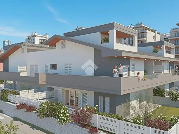 Appartamento trilocale in vendita in Via Venezia, Ciampino
