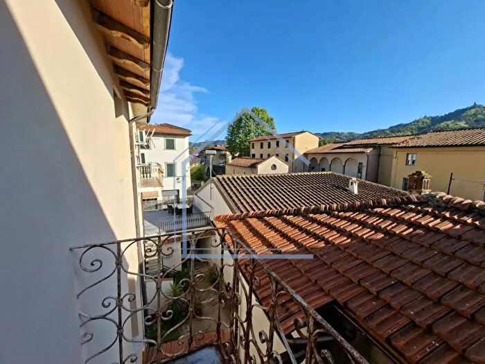 Casa con 5 locali in vendita in Camaiore