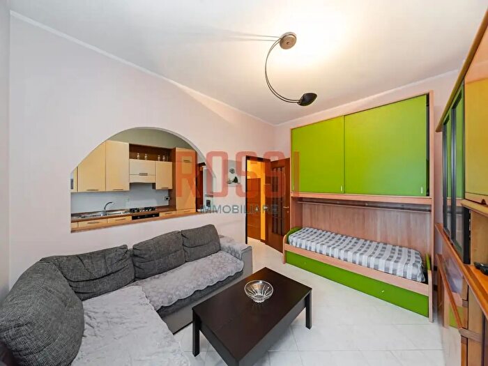 Appartamento bilocale in vendita in Via Monte Santo, Monza