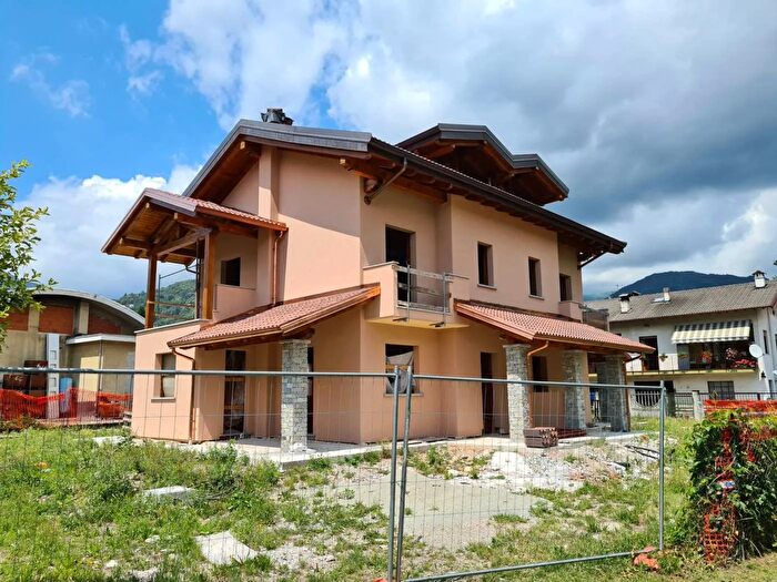 Case in Vendita e in Affitto - 3