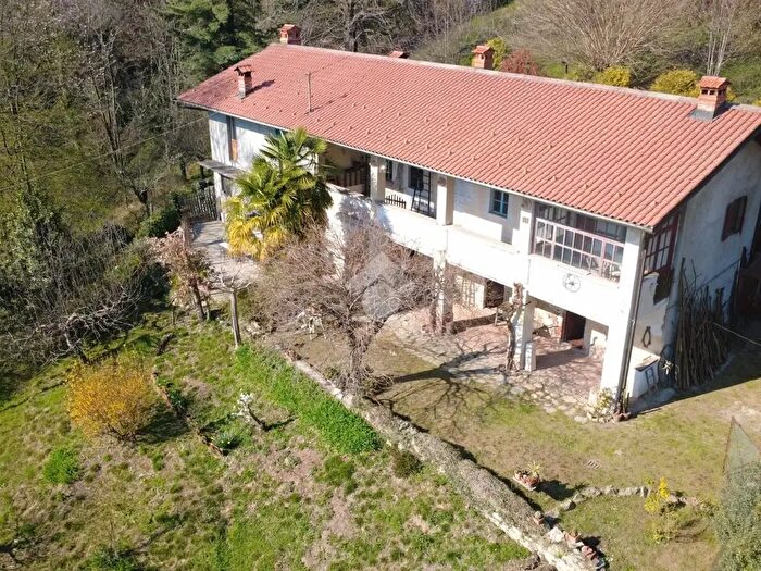 Casa con 8 locali in vendita in Località Cascina Bisognosa, Cintano