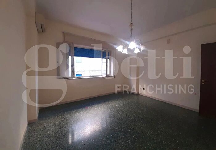 Appartamento trilocale in vendita in Via Simeto, Siracusa