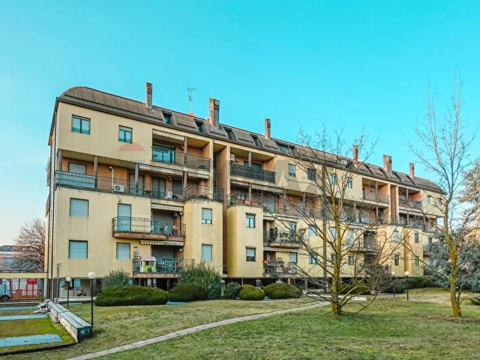 Appartamento quadrilocale in vendita in Via Vizzolone di Sopra, Busto Arsizio