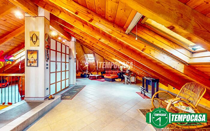 Appartamento con 5 locali in vendita in Valenza