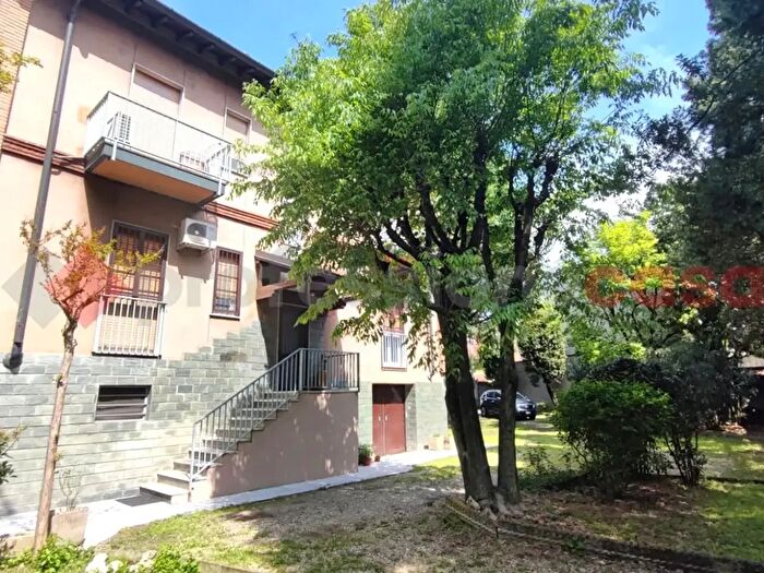 Appartamento trilocale in vendita in Via Cavalli, Locate Di Triulzi