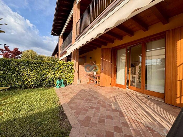 Appartamento bilocale in affitto in Via Fondi, Puegnago sul Garda