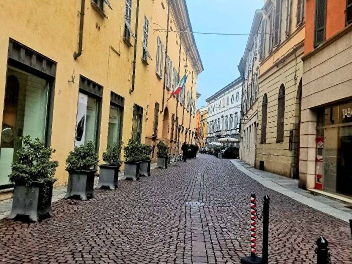 Appartamento trilocale in affitto in Centro Storico, Piacenza