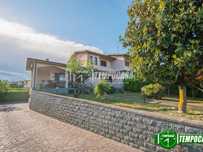 Casa con 5 locali in vendita in Via Vittorio Veneto, Calvignasco