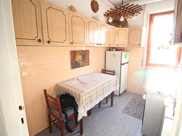 Appartamento trilocale in vendita in Via Deledda, Cinisello Balsamo