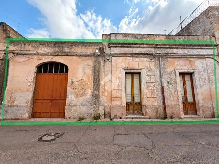 Casa trilocale in vendita in Via Grimaldi, Latiano