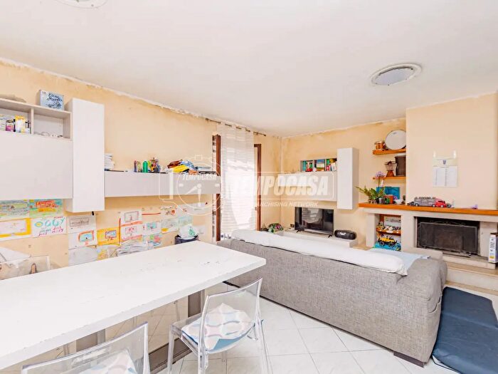 Appartamento trilocale in vendita in Corso Vittorio Emanuele II, Vigevano