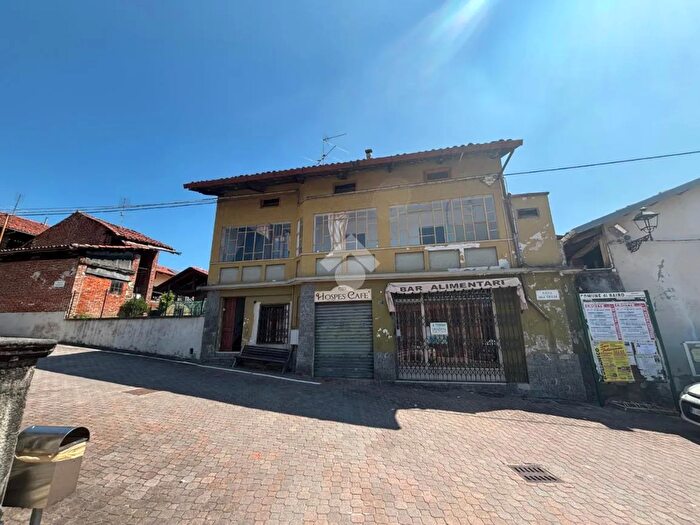 Casa quadrilocale in vendita in Piazza della Chiesa, Bairo