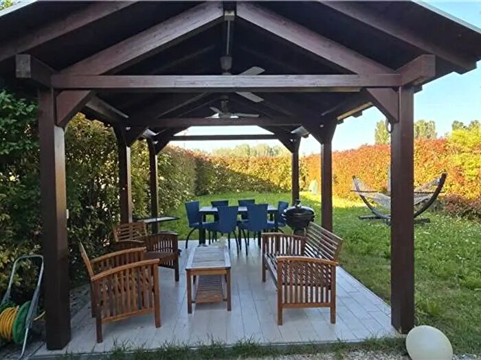 Casa con 6 locali in vendita in Modena