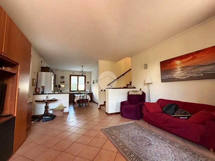 Casa con 6 locali in vendita in Via Fratelli Cervi, Borgo Virgilio