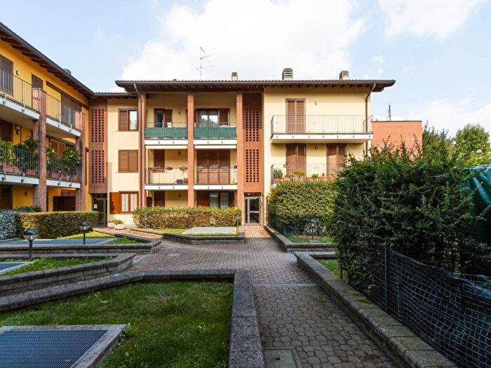 Appartamento bilocale in affitto in Via dei Giovi, Cascina Valle Stazione Di Carimate, Carimate