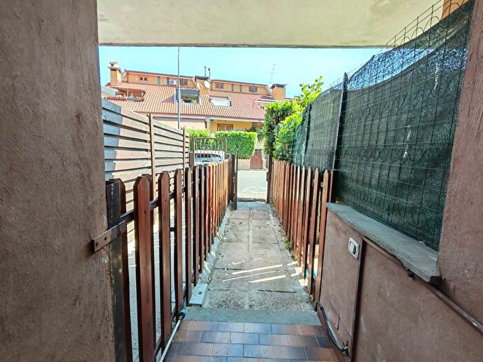 Appartamento bilocale in affitto in Via Roma, Manziana