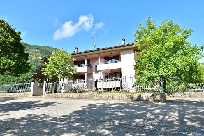 Appartamento trilocale in vendita in Via Provinciale per Ravarano, Calestano