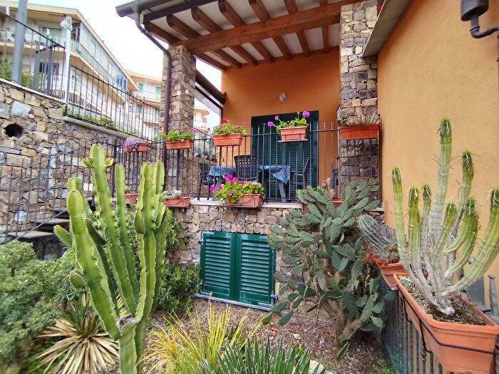 Casa con 5 locali in vendita in Via San Stevi Superiore, Santo Stefano Al Mare