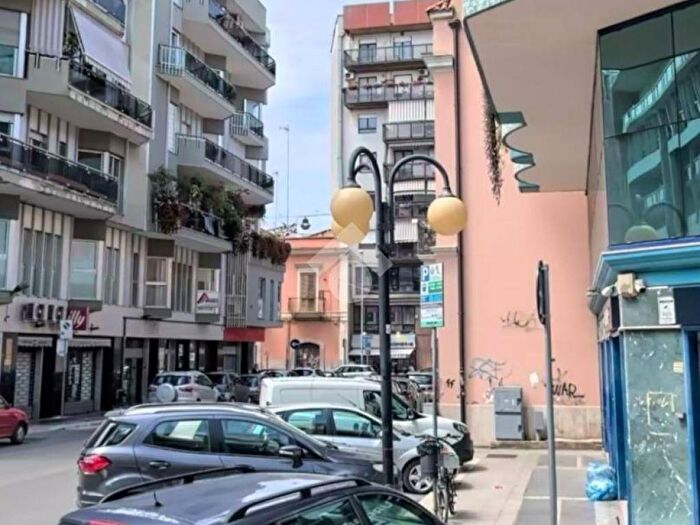 Appartamento trilocale in affitto in Via Leontine De Nittis, Centro, Barletta