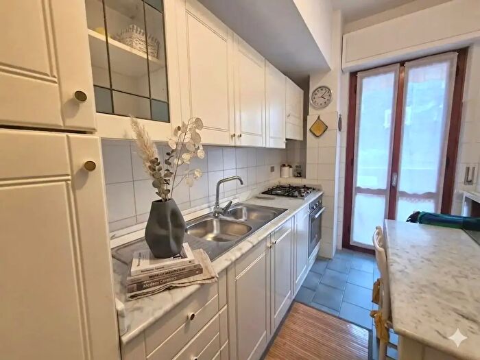 Appartamento con 5 locali in vendita in Carrara