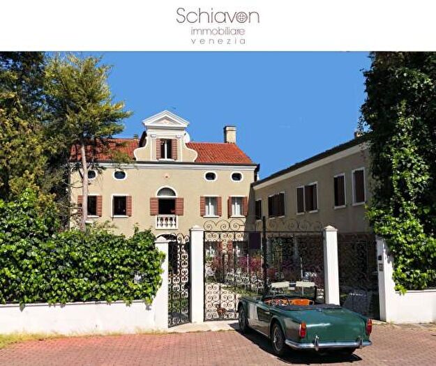 Casa con 6 locali in vendita in Venezia