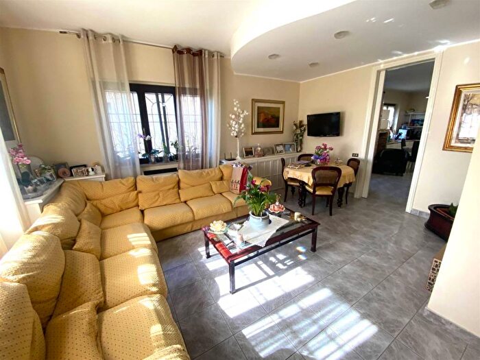 Casa con 6 locali in affitto in Gimigliano