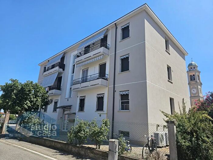 Appartamento trilocale in vendita in Via Don Andrea Passerini, San Martino In Strada