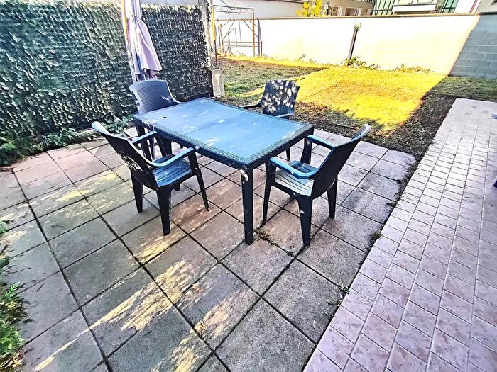 Appartamento trilocale in affitto in Via Silvio Pellico, Caronno Pertusella