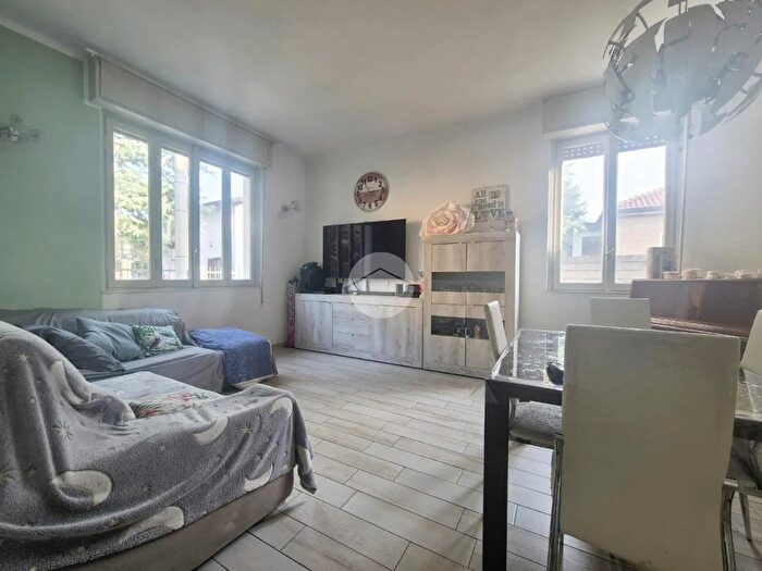 Casa trilocale in vendita in Via Palestro, Carate Brianza