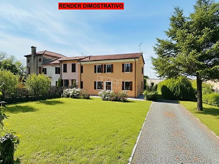 Casa con 9 locali in vendita in Vicolo Samoro, Ceregnano