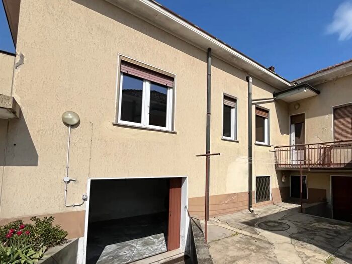 Appartamento trilocale in vendita in Via Vallere, Vigevano