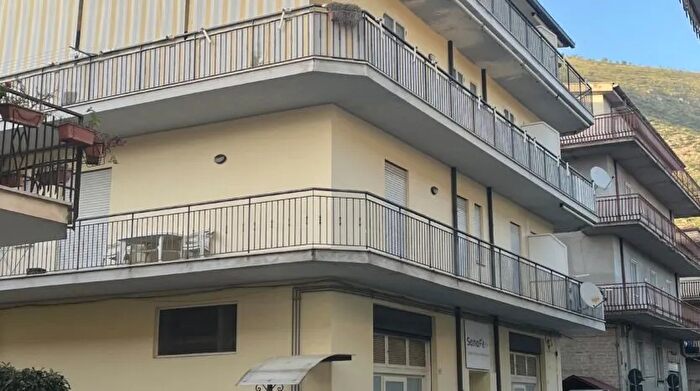 Appartamento quadrilocale in vendita in Giuseppe Dossetti Fondi Centro, Fondi