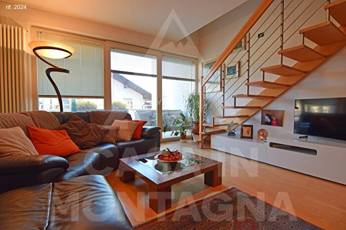 Appartamento con 8 locali in vendita in Appiano Sulla Strada Del Vino