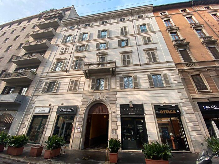 Appartamento trilocale in affitto in Viale Piave, Porta Venezia, Milano