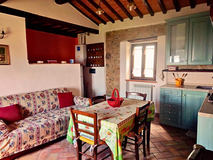 Appartamento trilocale in vendita in Via della Chiesa, Castiglione DOrcia