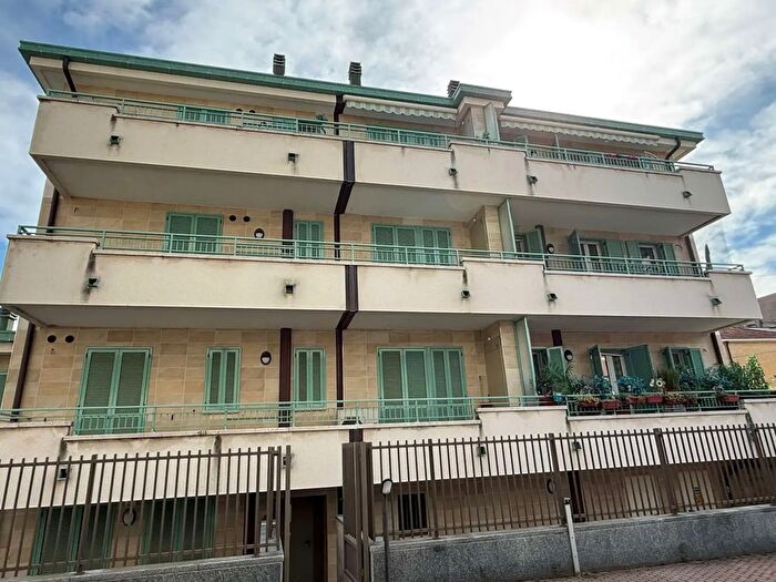 Appartamento trilocale in vendita in Via XXIII Marzo, Melegnano