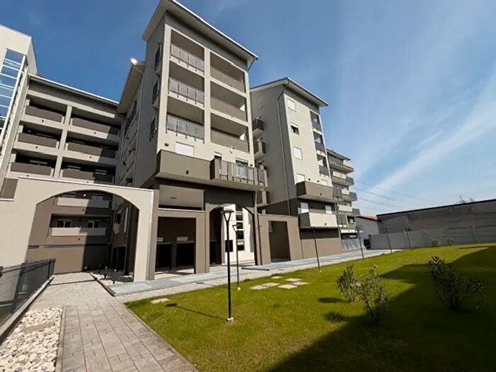 Appartamento trilocale in vendita in Via Garibaldi, Paderno Dugnano