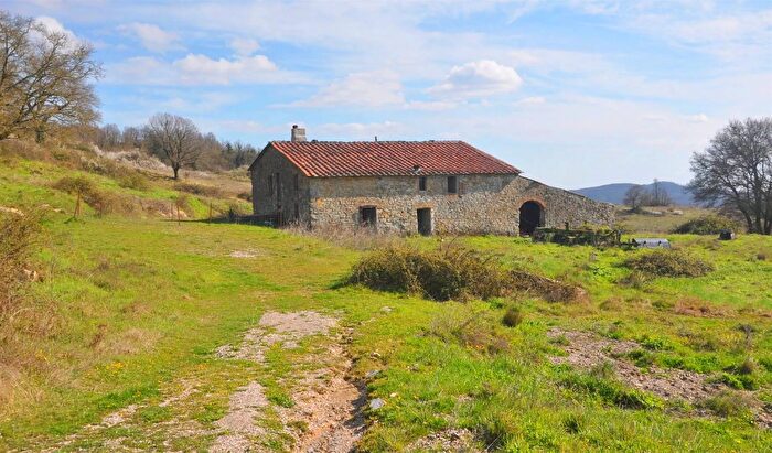 Casa con 11 locali in vendita in Castelnuovo Val Di Cecina