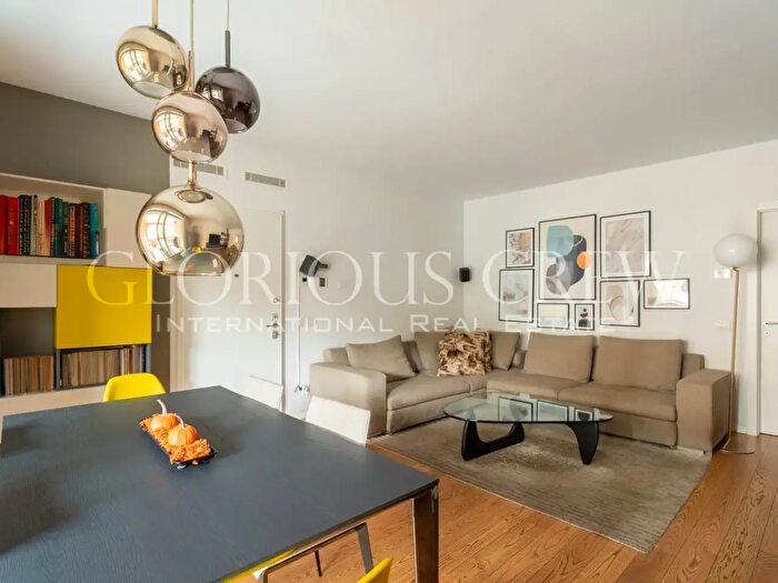 Appartamento trilocale in vendita in Via Correggio, Milano