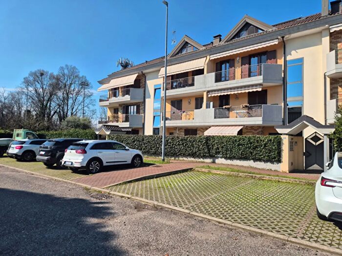 Casa trilocale in vendita in Via G di Vittorio, Samarate