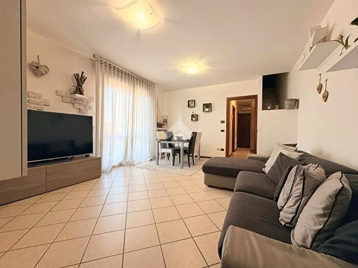 Appartamento con 5 locali in vendita in Via Barbarani Berto, San Martino Buon Albergo