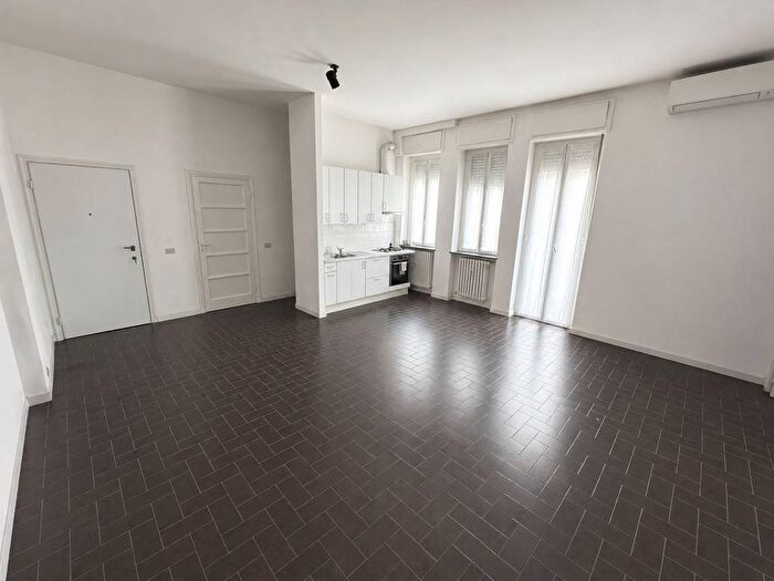 Appartamento bilocale in affitto in Via San Vincenzo, Corso Genova, Milano