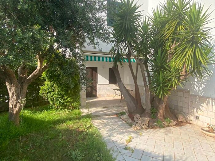 Casa trilocale in affitto in Via della Pineta, Carovigno