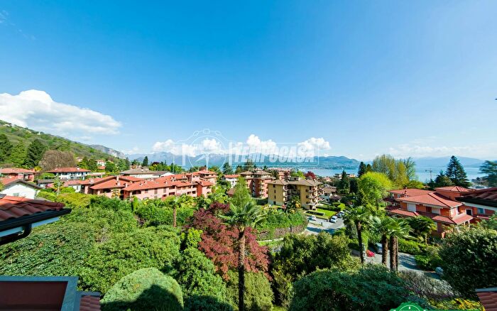 Appartamento trilocale in vendita in Via Selvalunga Tre Pagode, Stresa