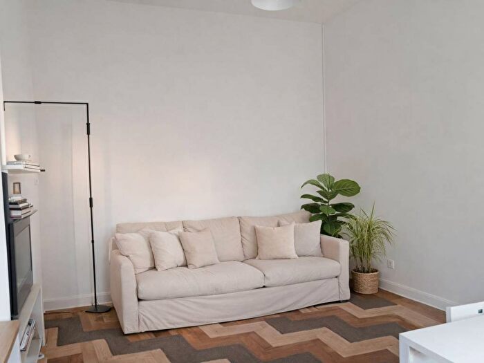 Appartamento trilocale in affitto in Via Spalato, Isola, Milano